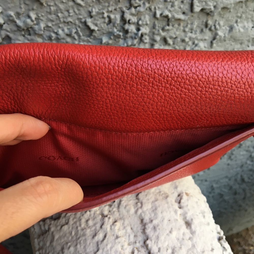 Coach crossbody bag red gold hardware - Picture 11 of 16